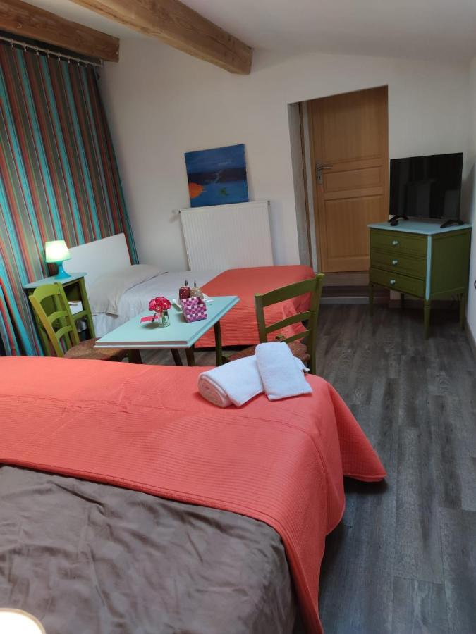 Chambre D'Hotes "Le Village" Villenouvelle Exterior foto
