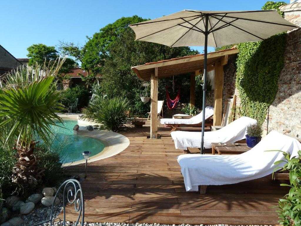 Chambre D'Hotes "Le Village" Villenouvelle Exterior foto