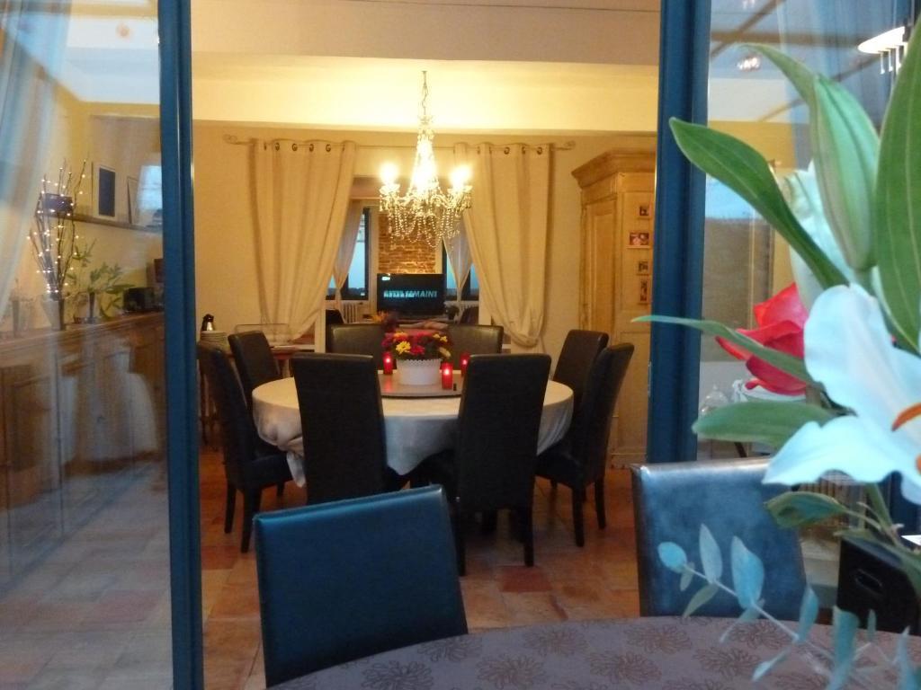 Chambre D'Hotes "Le Village" Villenouvelle Exterior foto
