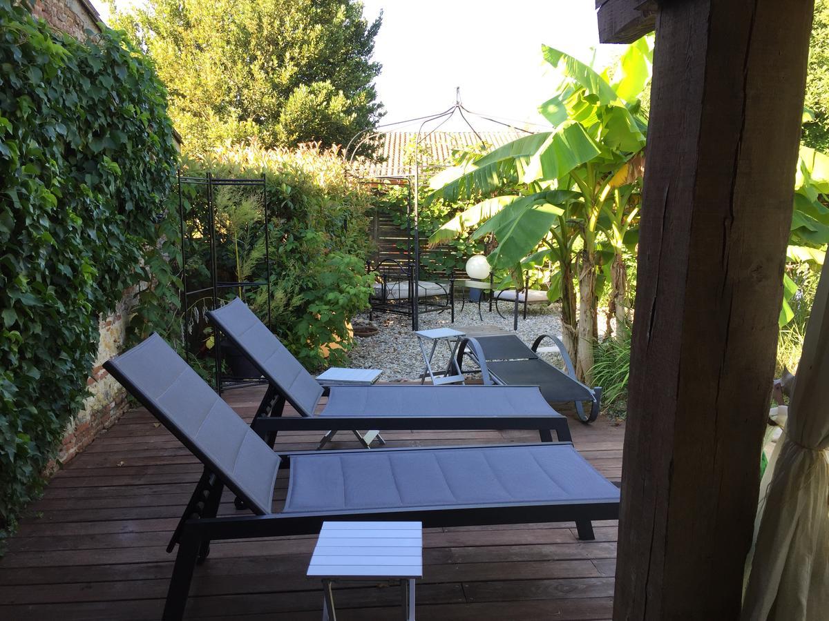Chambre D'Hotes "Le Village" Villenouvelle Exterior foto