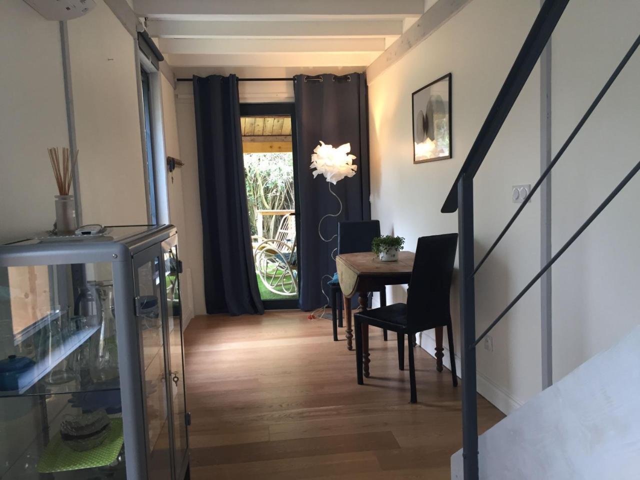 Chambre D'Hotes "Le Village" Villenouvelle Exterior foto